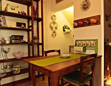 CA' LEONE - Regina Vittoria - Apartment in Villa with Pool