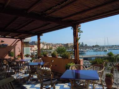 Petit Hotel