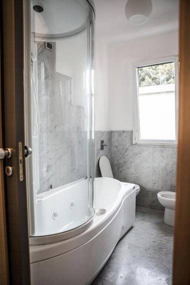 B&B Too Cute 2b Str8