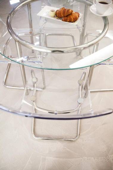 Alessia's Flat - Mac Mahon