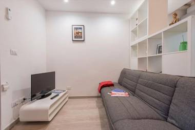 Porta Garibaldi White Flat