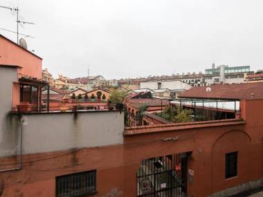 La Boheme Navigli - quiet vintage junior suite with cozy balcony attic 5th floor - metro' verde -green subway Porta Genova