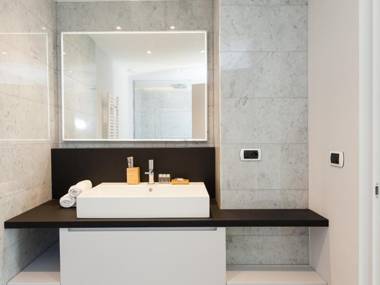 easyhomes-Duomo Suites & Apartments