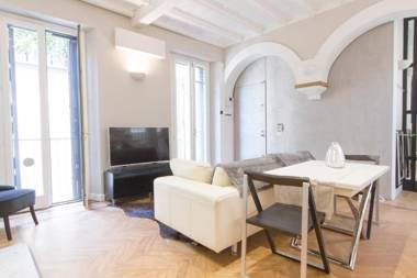 Elegante e completamente arredato apt in Duomo