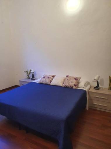 Arco della pace - Quiet junior Suite with Free secure Parking Garage- con parcheggio in garage custodito incluso - subway green line -metro' linea verde Moscova