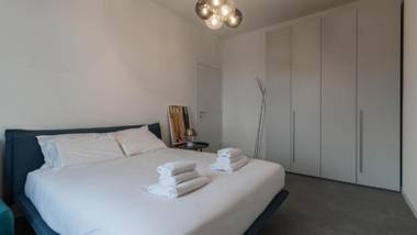 MODERN APARTMENT with BALCONY