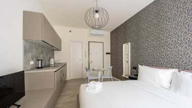 Italianway - The B Village Business