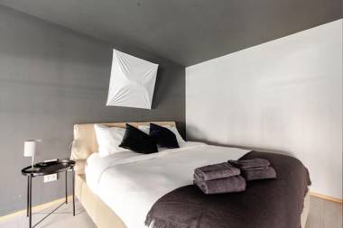 Design spacious loft in Navigli - Hosted by Sweetstay