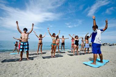 Three-room apartment a stones throw from the sea