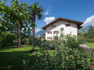 Guesthouse Pension Grafenstein