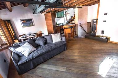 Grand Canal Design Apartment