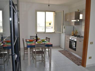 Charming Holiday Home Near The Beach With A Terrace; Parking Available Pets