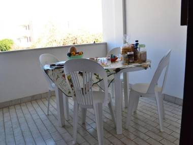 Holiday home with one bedroom living room and balcony and air conditioning in Torre dellO