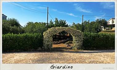 Art B&B Joyful People