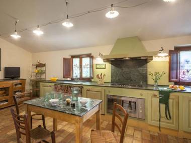 Ravishing Holiday Home in Fermo with Private Swimming Pool