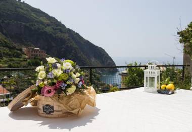 Villino Caterina House: big terrace seaview