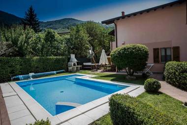 Laura's Holiday House on Como Lake