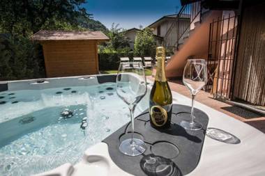 Laura's Holiday House on Como Lake