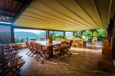 La Tinaia Country House