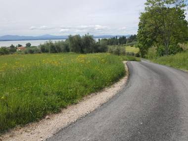 Rustic Cottage in Magione with Garden