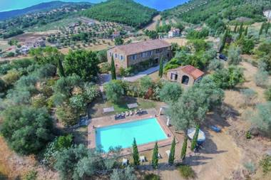 A luxury country villa on the board of Umbria and Tuscany with Air Condition