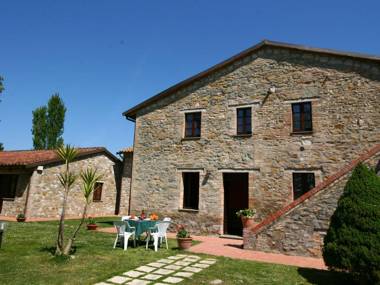 Quaint Cottage in Magione with Swimming Pool