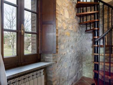 Quaint Cottage in Magione with Swimming Pool