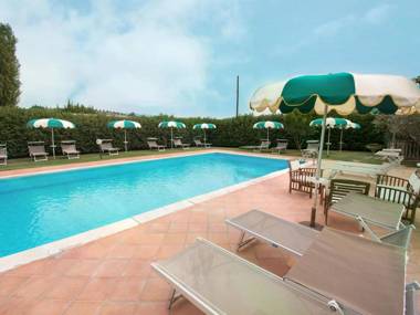 Vintage Apartment in Magione with Swimming Pool