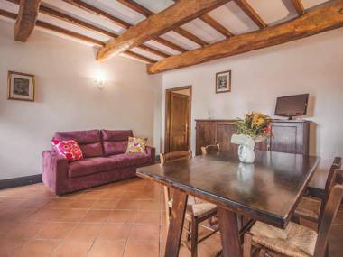 Vintage Apartment in Magione with Swimming Pool