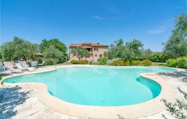 Nice home in Lucignano with Outdoor swimming pool Private swimming pool and 4 Bedrooms
