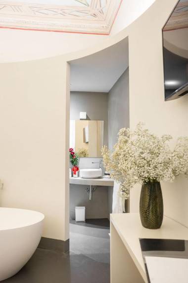 LUCUS Exclusive Bed and Breakfast