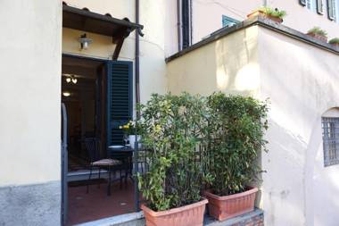 I Pratini Cozy in Center Town with Terrace