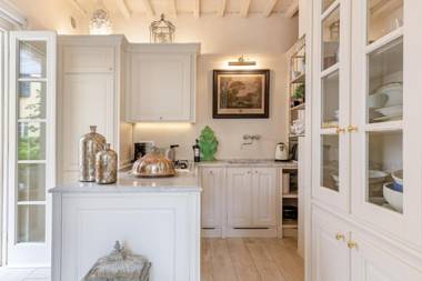 LA CASINA Luxury Apartment inside the Walls of Lucca with Garden airconditioning Wifi