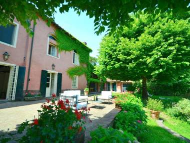 Charming and comfortable villa near Lucca with private pool