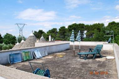 3 bedrooms house with enclosed garden and wifi at Locorotondo