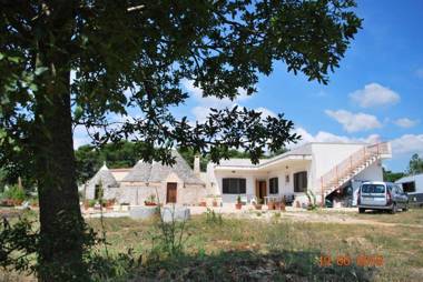 3 bedrooms house with enclosed garden and wifi at Locorotondo