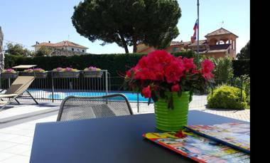 Riviera Palace Residence