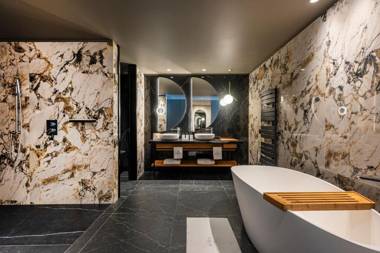 EALA My Lakeside Dream - Adults Friendly