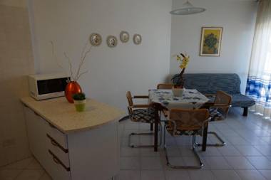 Cosy and bright residence with swimming pool with sea view