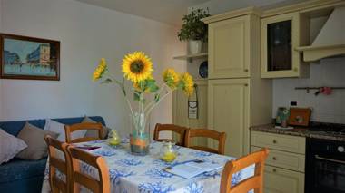 Spacious flat on the 2nd floor located 300 metres from the beach