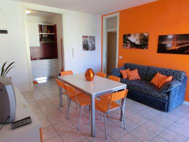 Modern flat on the fourth floor with elevator and a nice terrace