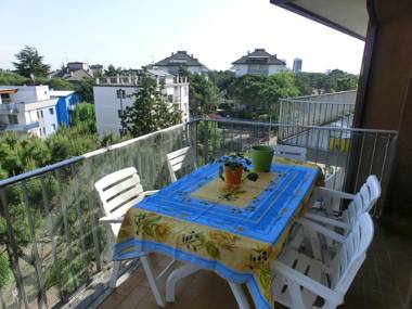 Modern flat on the fourth floor with elevator and a nice terrace