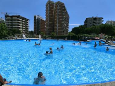 Wonderful studio with swimming pool spacious terrace and sea view