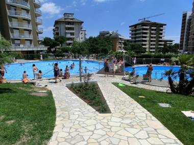 Wonderful studio with swimming pool spacious terrace and sea view