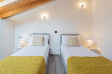 Dream Lake Apartmens Lake View - private beach by Rent All Como