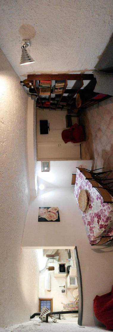 Romantic house in medieval vilage near Cinqueterre