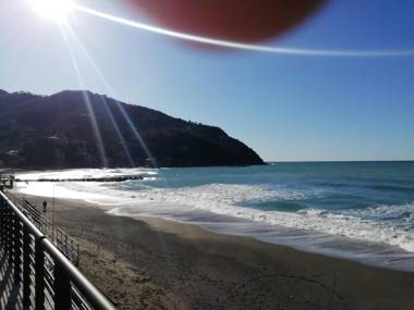 Romantic house in medieval vilage near Cinqueterre