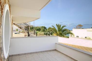 Luci Front Beach House