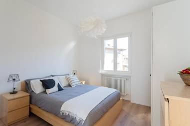 Lovely Corner in the Heart of the Lake by Rent All Como