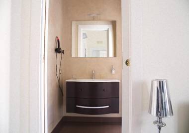Apollo Suites